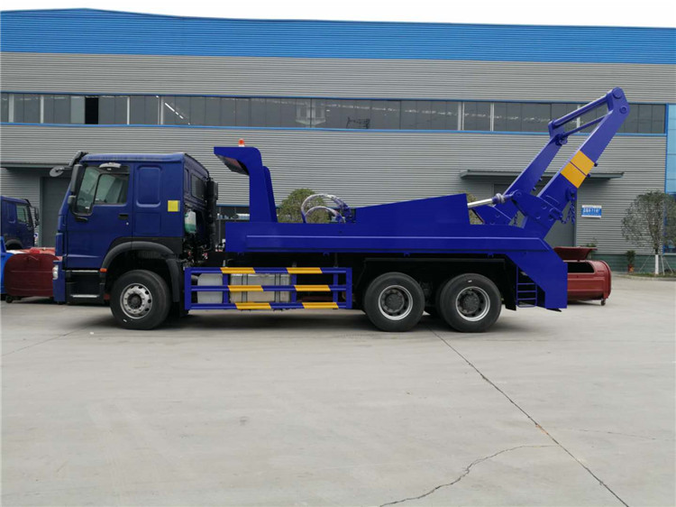 SINOTRUCK HOWO swing arm garbage truck
